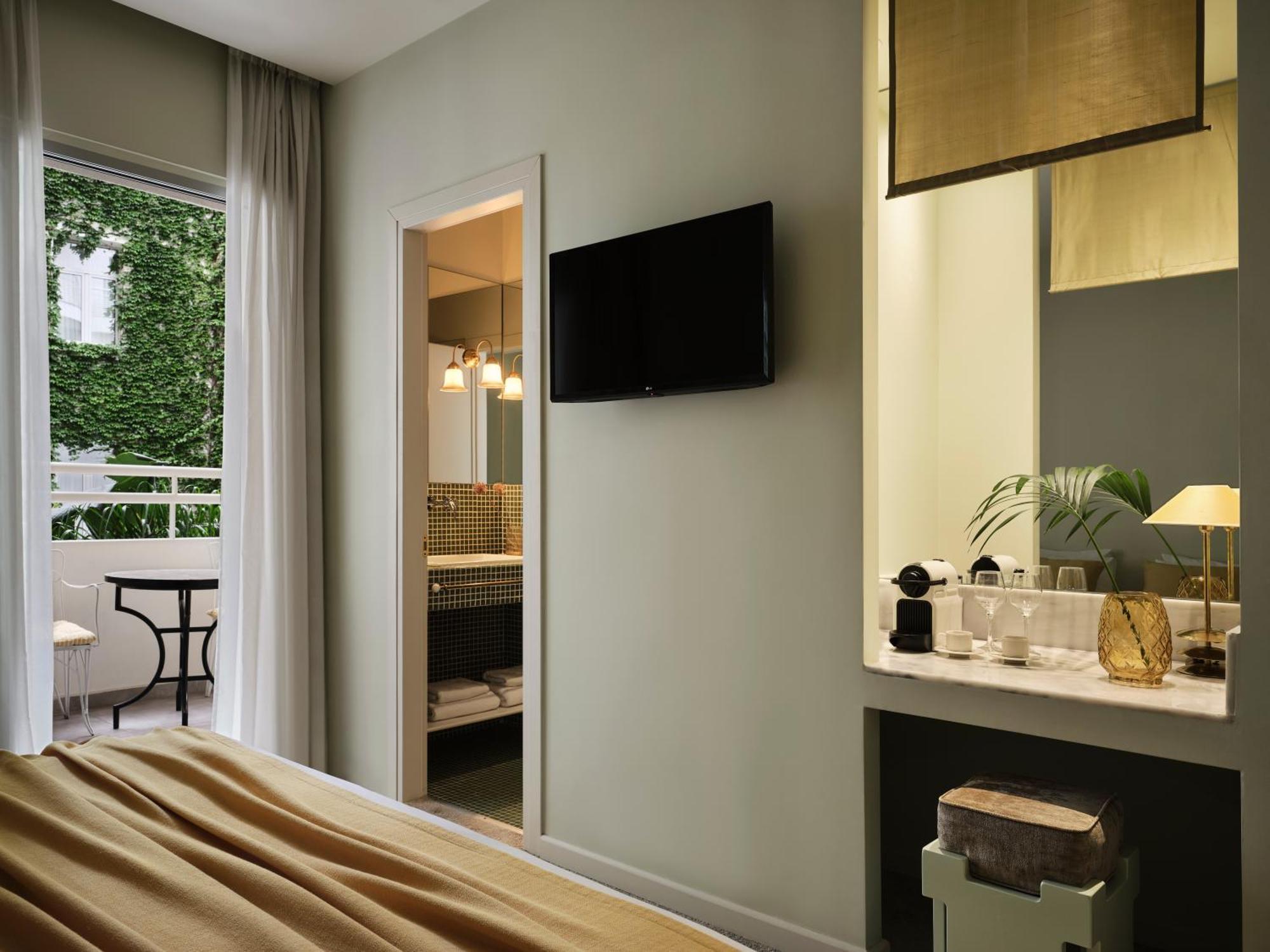 Apollo Palm Athens